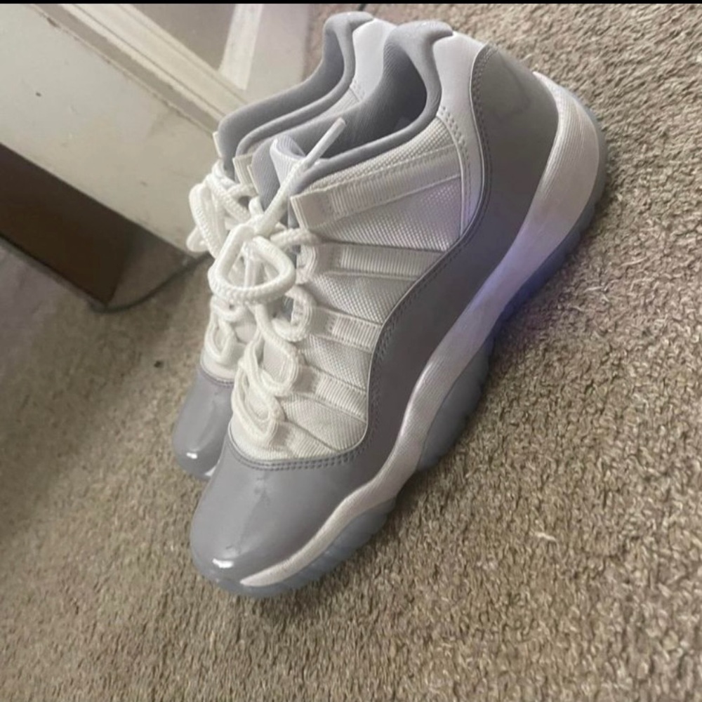 Jordan 11 Low Cement Grey size 7Y